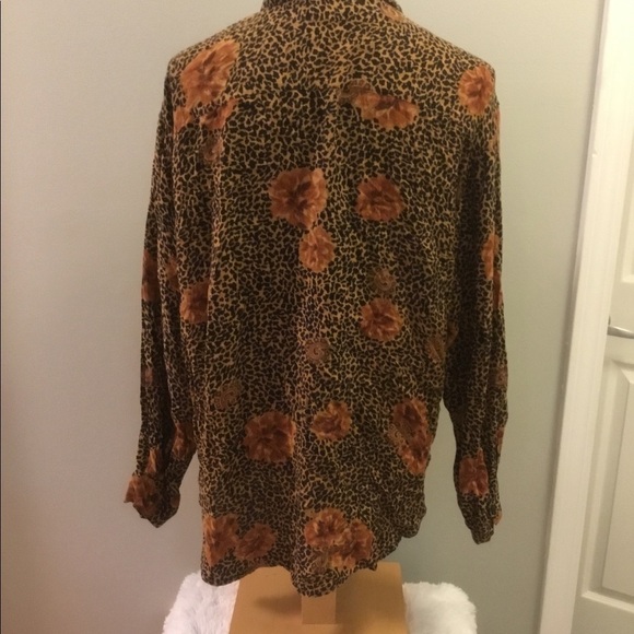 Next Move L floral cheetah print Blouse - Picture 16 of 16